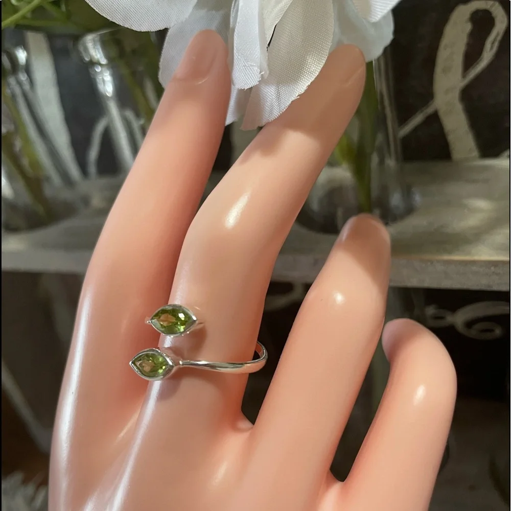 New Gorgeous 925 Silver Natural Peridot Ring